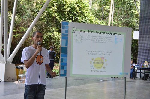  O diretor de Assuntos Estudantis do Centro Acadêmico de Biologia Sivanildo Batista representou os alunos na apresentação das principais demandas estudantis